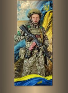 Портрет на пам’ятник на фотосклі український солдат з тризубом і прапором